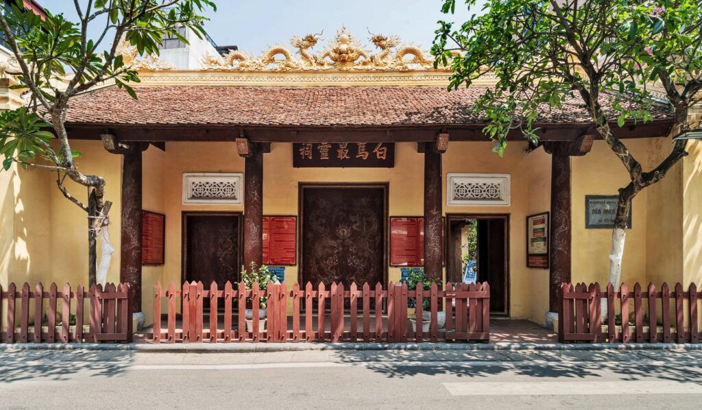 bach ma temple